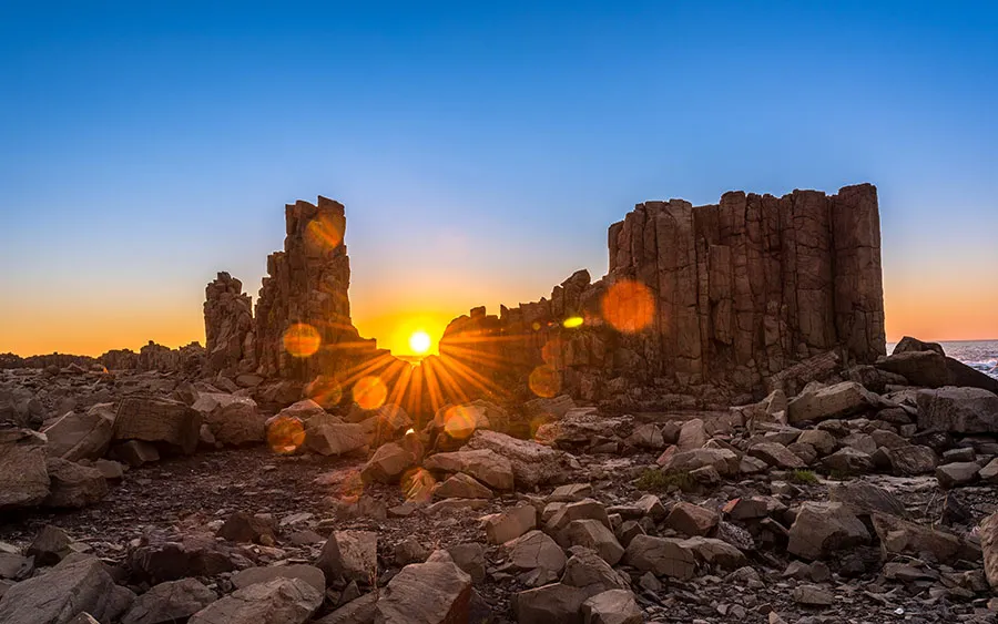 03748_sunriseoverbomboheadland
