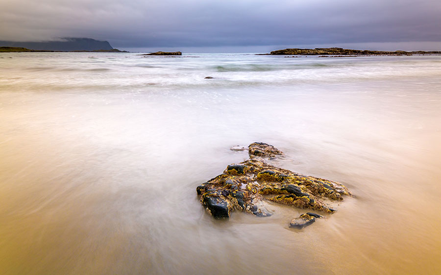 03674_flakstadbeach