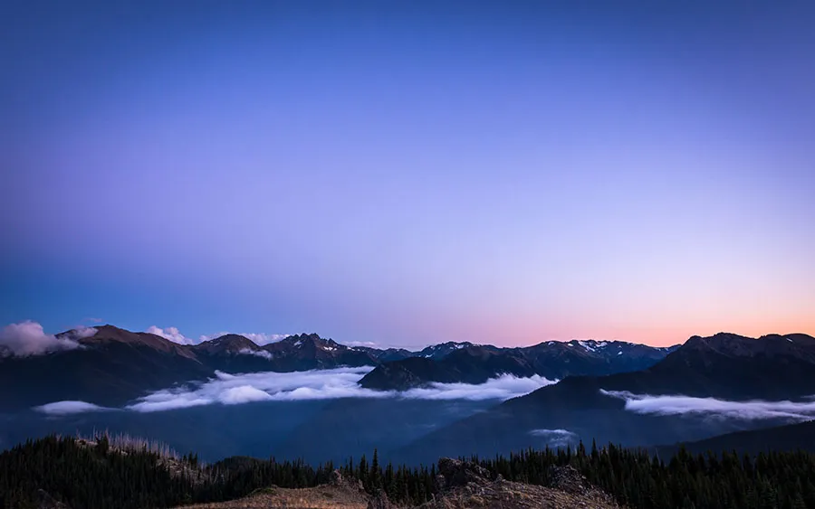 04034_sunsetonbluemountain