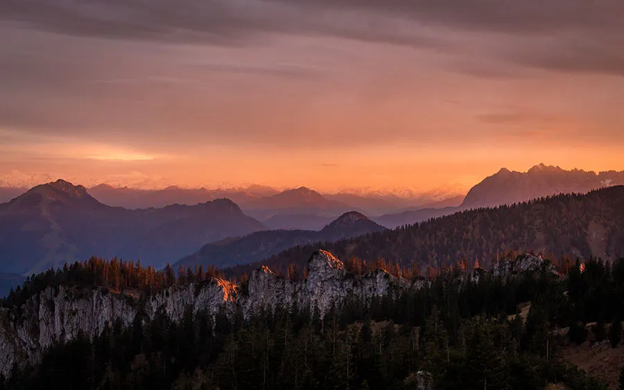 03984_alpengluhenii