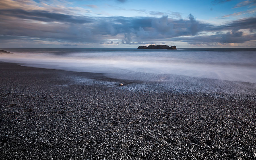 03890_icelandsblackstones