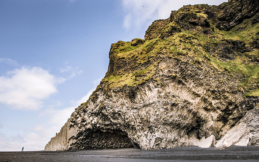 03469_icelanddyrholaeycave