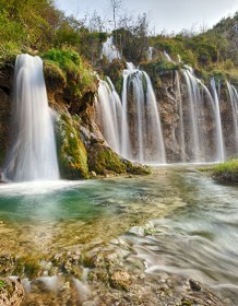 03569_plitvicesecretwaterfall